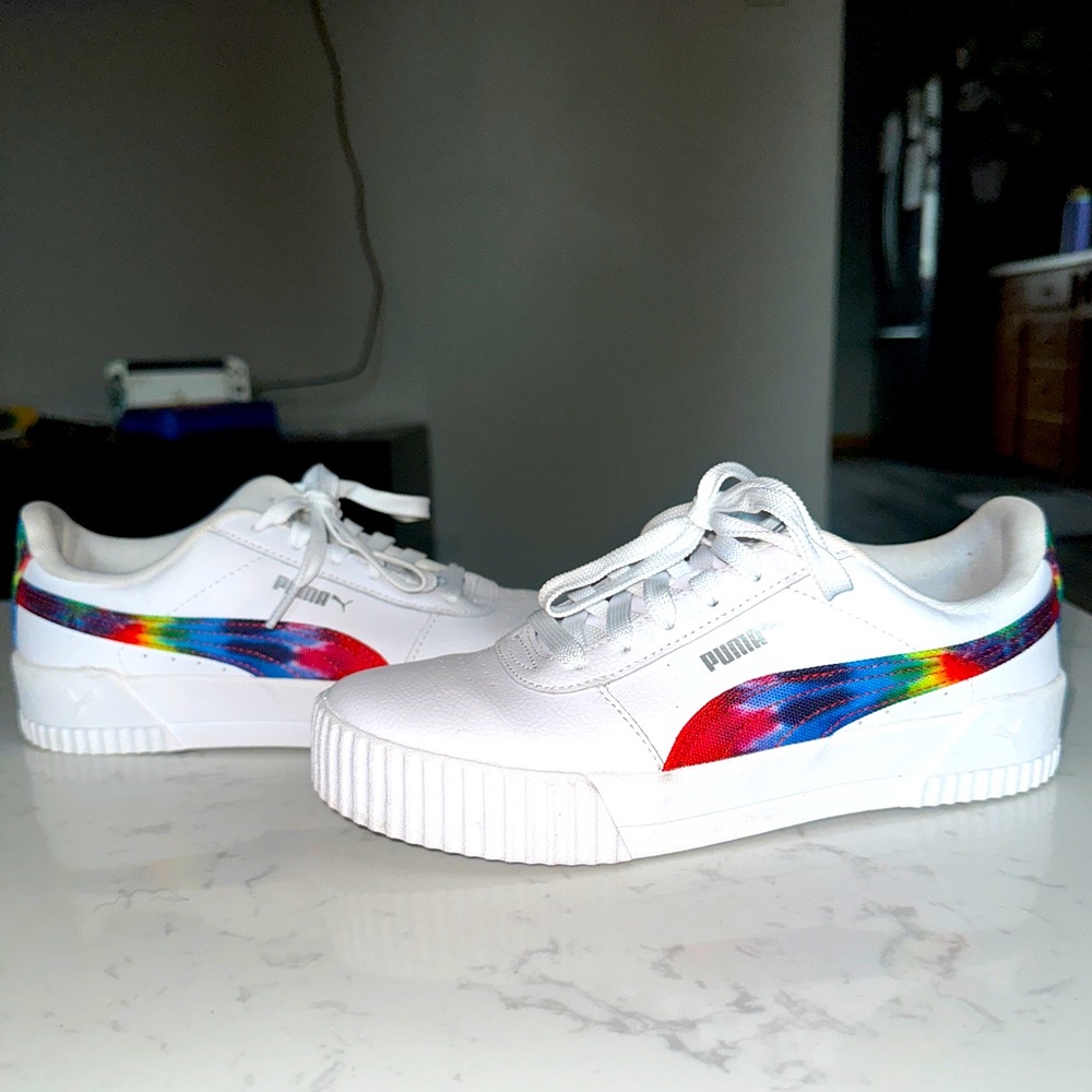 PUMA Tie Dye Sneakers - Size 7.5